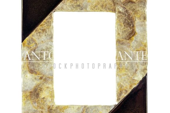 The Art of the Photo Frame: Elevating Visual Narratives with Nacre Accents